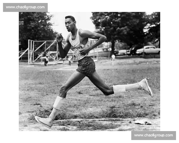 阿瓦雷兹对决里奇哈顿的时代碰撞与拳坛风格终极想象跨时代对话